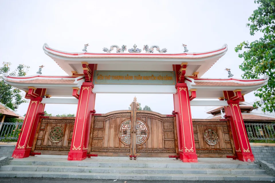 Thợ và tư vấn tại xưởng